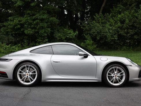 Used 2024 Porsche 911 Carrera w/ Premium Package image 15
