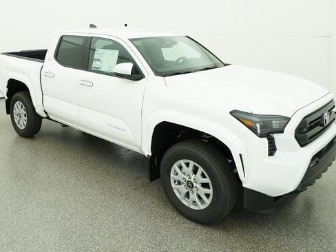 New 2026 Toyota Tacoma SR5 RWD image 5