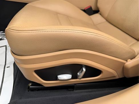 Used 2018 Porsche Panamera 4 image 27