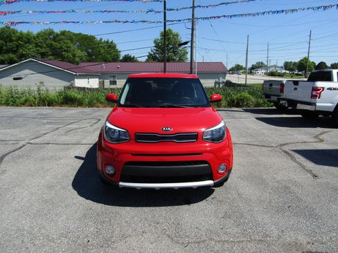 Used 2019 Kia Soul + FWD image 2