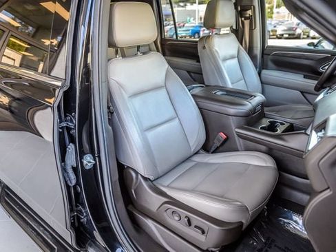 Used 2021 Chevrolet Suburban LT image 44