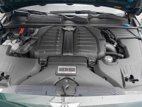 Used 2017 Bentley Bentayga image 44