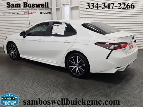 Used 2024 Toyota Camry SE w/ Cold Weather Package FWD image 5