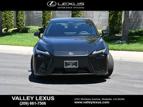 New 2026 Lexus ES 350e FWD image 2