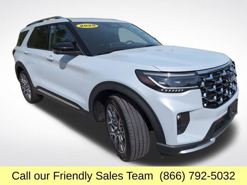 Used 2025 Ford Explorer Platinum w/ Ultimate Package AWD/4WD image 9