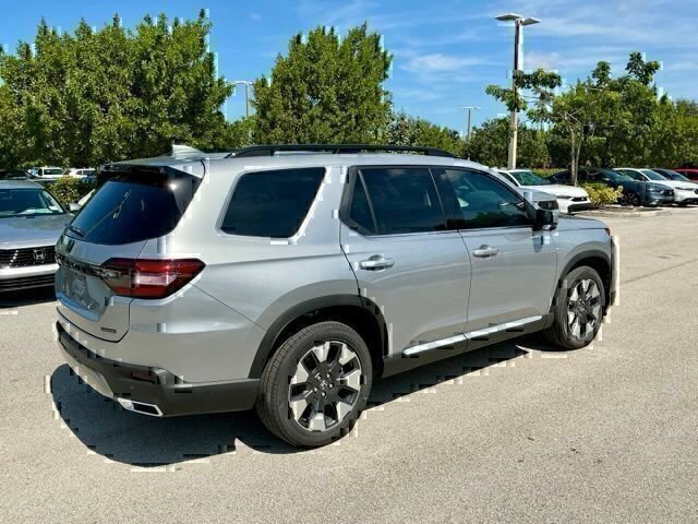 New 2026 Honda Pilot Touring image 6