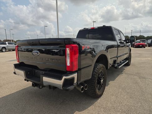Used 2024 Ford F350 XLT AWD/4WD image 3