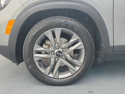Used 2021 Kia Seltos S FWD image 12