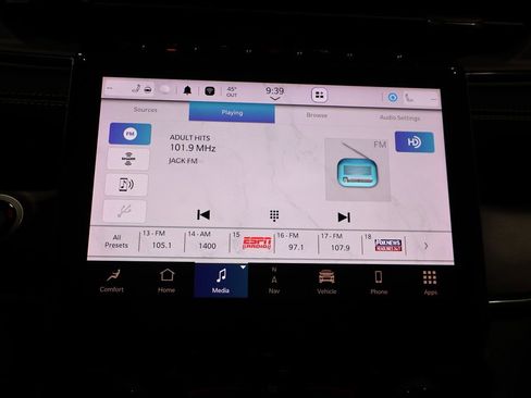 Used 2023 Jeep Grand Cherokee Limited image 24