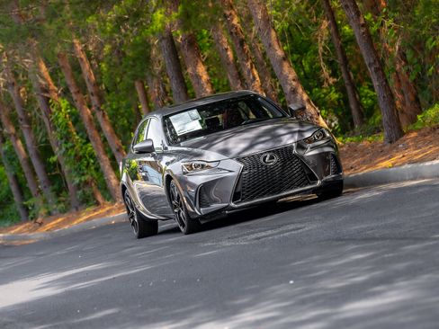 Used 2017 Lexus IS 200t F Sport w/ F Sport Package RWD image 42