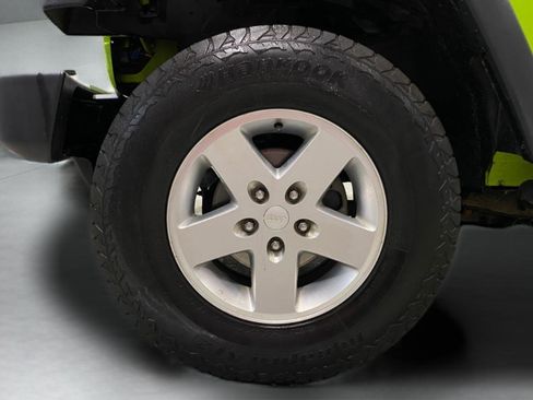 Used 2013 Jeep Wrangler Sport AWD/4WD image 17