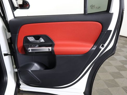 Used 2022 Mercedes-Benz GLB 35 AMG 4MATIC image 26