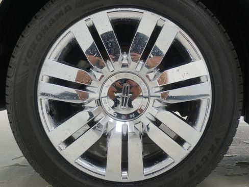 Used 2010 Lincoln MKX 2WD image 29