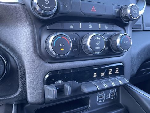 Used 2021 RAM 1500 Big Horn image 17