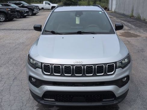 Used 2024 Jeep Compass Latitude AWD/4WD image 22