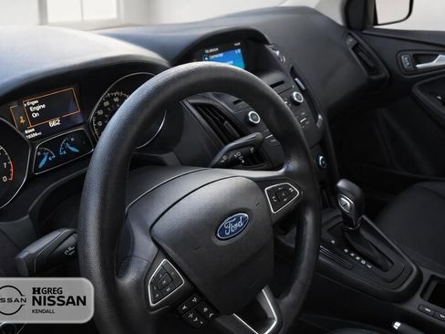Used 2017 Ford Focus SE FWD image 10