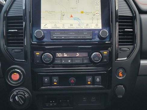 Used 2022 Nissan Titan PRO-4X w/ Pro-4x Convenience Package image 19