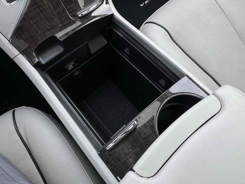 Used 2015 Toyota Venza XLE w/ XLE Premium Package image 30