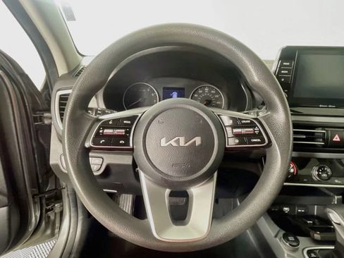 Used 2023 Kia Seltos LX AWD/4WD image 12