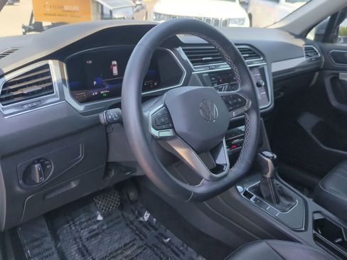 Used 2022 Volkswagen Tiguan SE FWD image 10