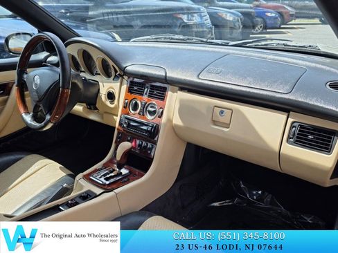 Used 2001 Mercedes-Benz SLK 320 image 13