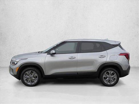 Used 2024 Kia Seltos LX image 9