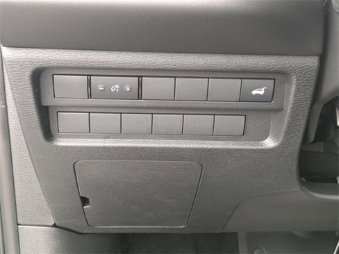 New 2025 Mitsubishi Outlander SE image 16