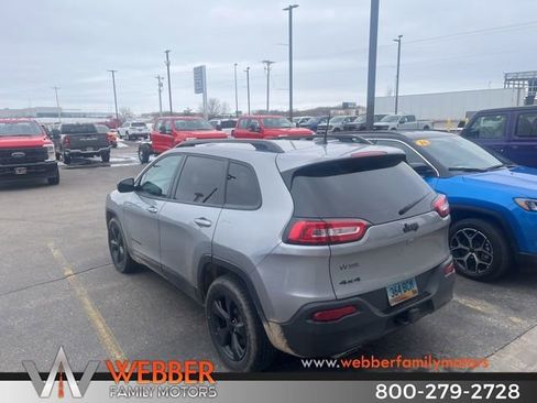 Used 2016 Jeep Cherokee Latitude w/ Cold Weather Group image 7