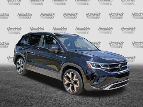 Used 2022 Volkswagen Taos SEL AWD/4WD image 2
