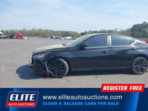 Used 2019 Nissan Altima 2.5 SR FWD image 11