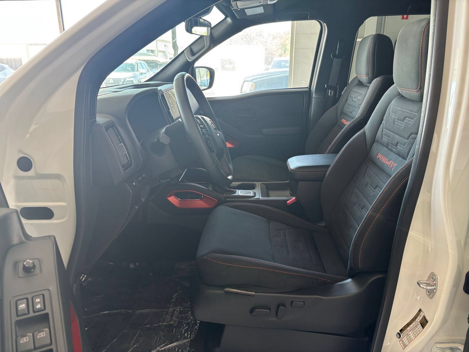 Used 2026 Nissan Frontier PRO-4X AWD/4WD image 27