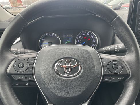 Used 2021 Toyota RAV4 XLE image 26