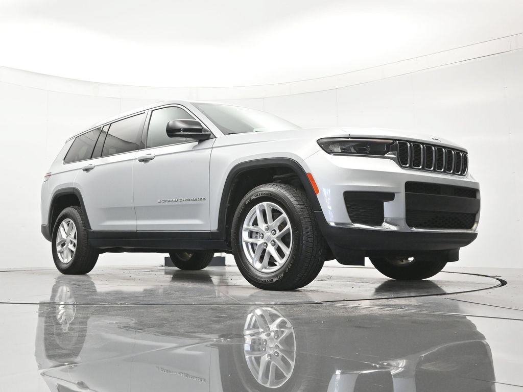 Used 2024 Jeep Grand Cherokee L Laredo RWD image 38