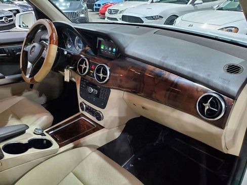 Used 2014 Mercedes-Benz GLK 350 4MATIC image 15