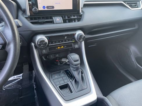 Used 2025 Toyota RAV4 XLE image 37