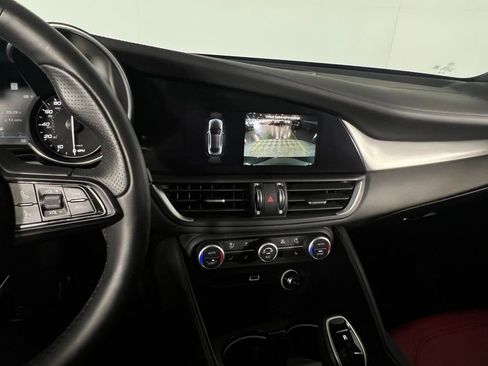 Used 2023 Alfa Romeo Giulia Veloce image 18