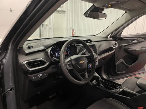 Used 2022 Chevrolet TrailBlazer LT w/ Driver Confidence Package image 37