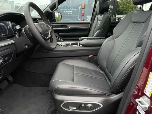 New 2025 Jeep Wagoneer Series II w/ Convenience Group I image 21