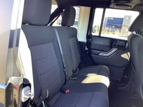 Used 2012 Jeep Wrangler Unlimited Sport image 29