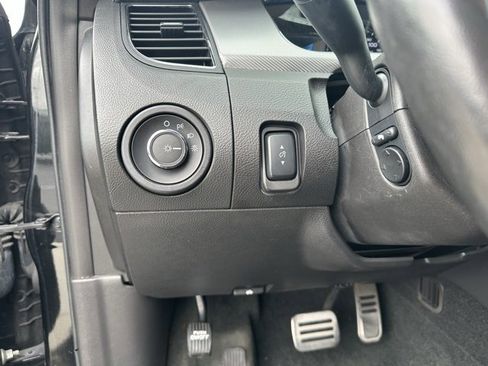 Used 2013 Ford Taurus SHO image 4