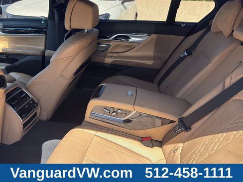 Used 2022 BMW 750i xDrive w/ Executive Package AWD/4WD image 36