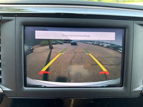 Used 2022 Chrysler Voyager LX FWD image 26