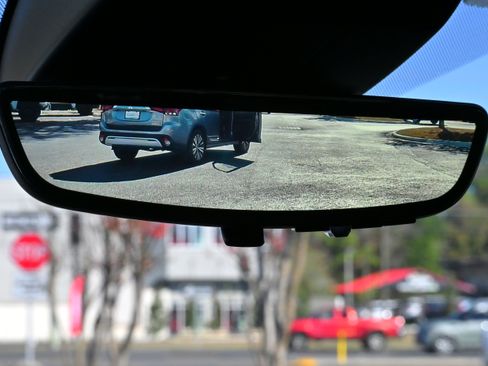 Used 2025 GMC Yukon AT4 Ultimate image 30