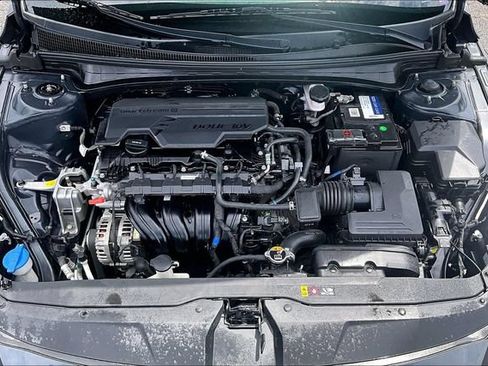 Used 2021 Hyundai Elantra SEL w/ Convenience + Premium Package FWD image 9