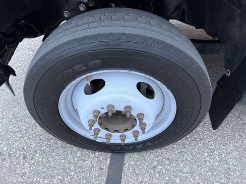 Used 2016 Ford F550 2WD Crew Cab Super Duty image 9