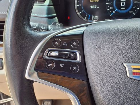 Used 2019 Cadillac Escalade Luxury RWD image 39