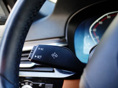 Used 2022 BMW 530i xDrive w/ M Sport Package image 29