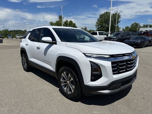 Used 2025 Chevrolet Equinox LT AWD/4WD image 10