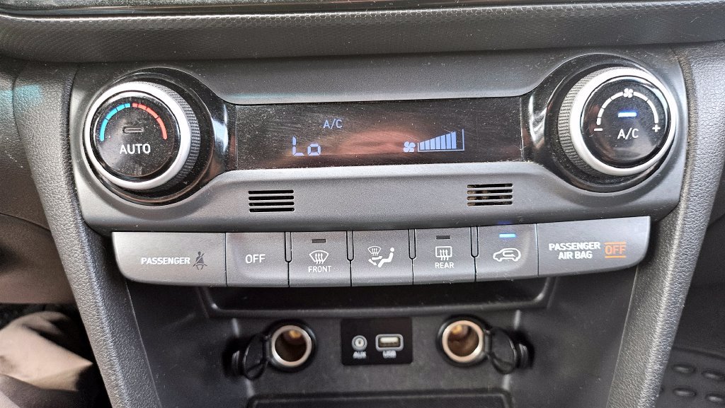 Used 2018 Hyundai Kona Limited FWD image 34