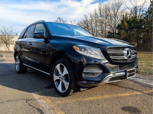 Used 2018 Mercedes-Benz GLE 350 4MATIC image 3